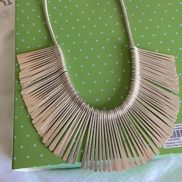 Stella & Dot silver statement necklace - Picture 2 of 3
